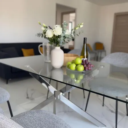 New 3 Bedroom St Paul With Pool By Mabeli