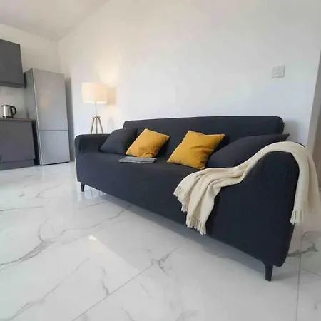 New 3 Bedroom St Paul With Pool By Mabeli Apartament
