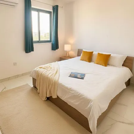 New 3 Bedroom St Paul With Pool By Mabeli Apartament